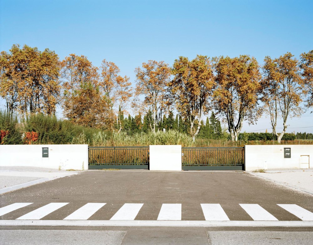 LE TEMPS PRESENT, VILLAGES DANS LES BOUCHES DU RHONEEYGALIERES, FRANCE, 2015