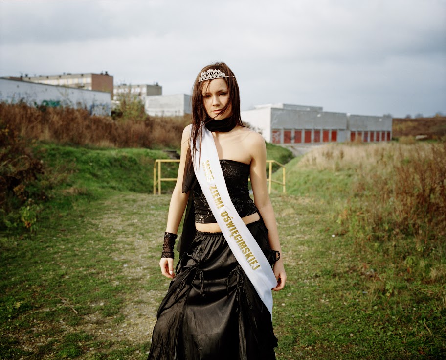 3/7 Oświęcim. Pologne. Oświęcim Miss Earth, 2004.