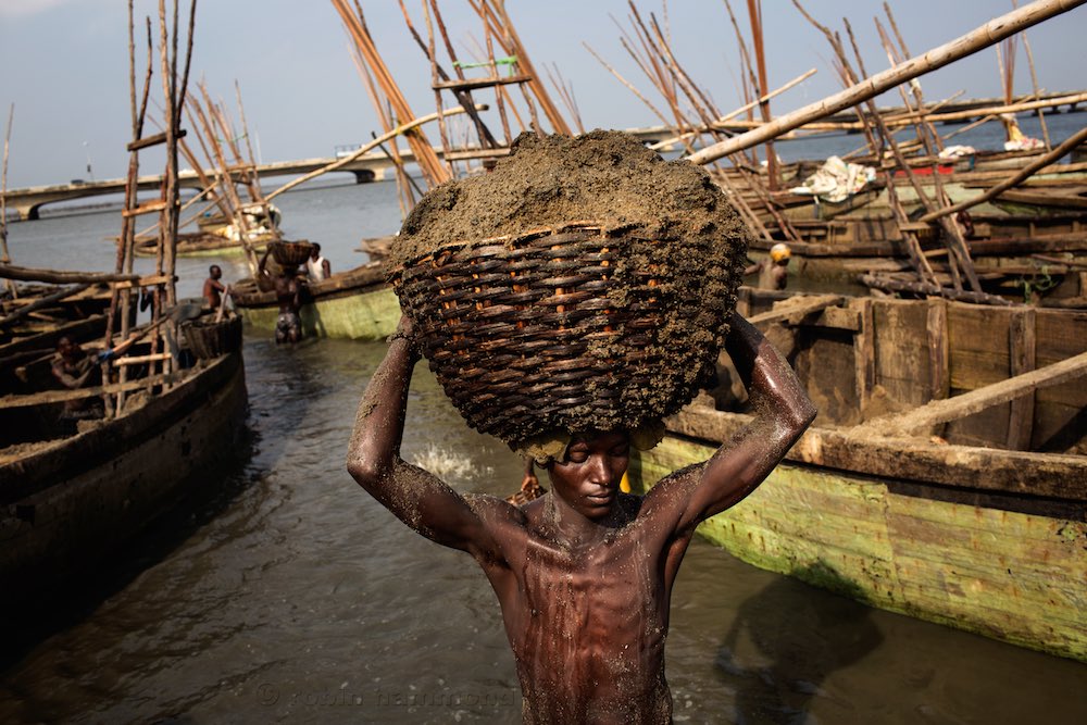 Lagos, Nigeria. Photo Robin Hammond/Panos