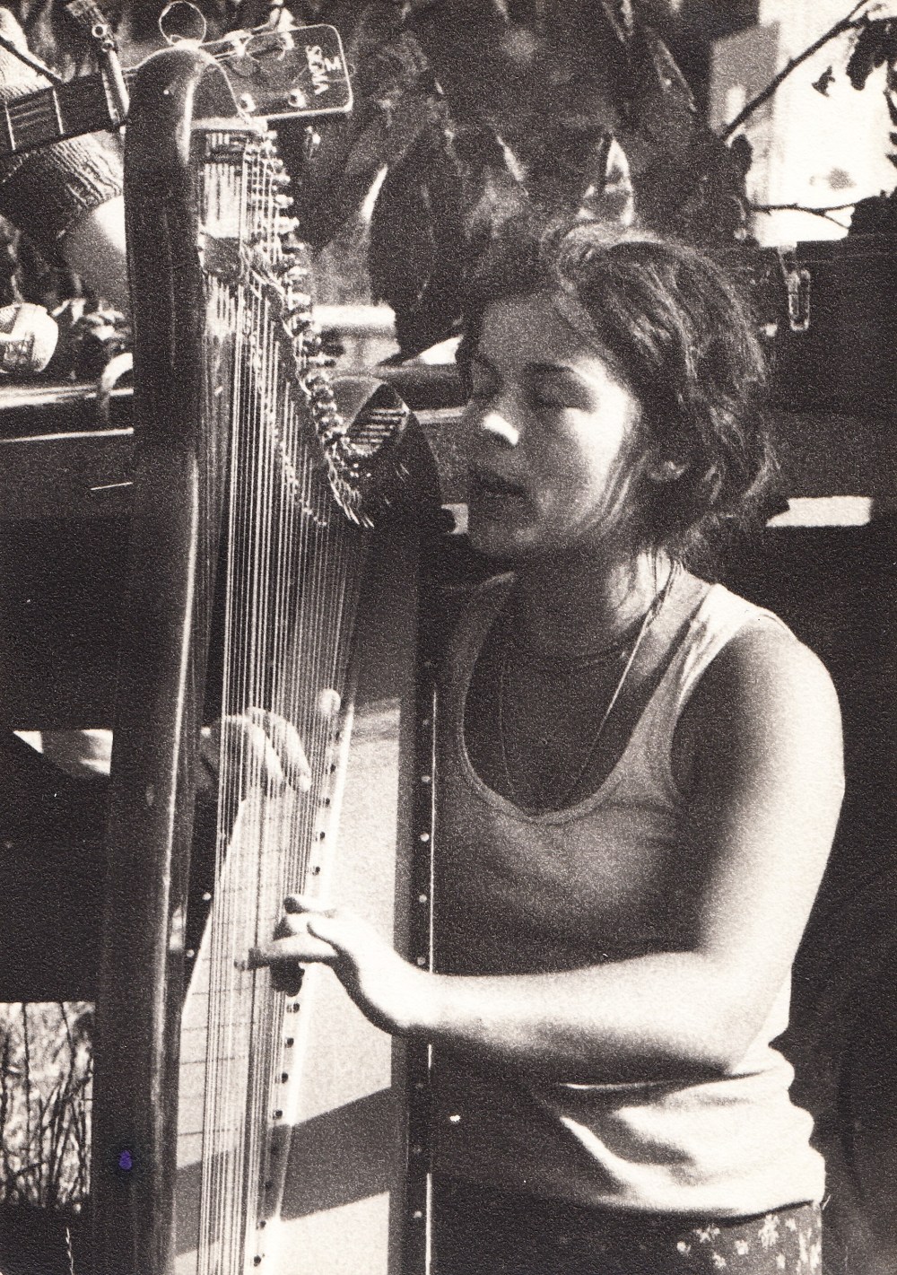 Kristen concert plein air 2 1975 DR.jpg