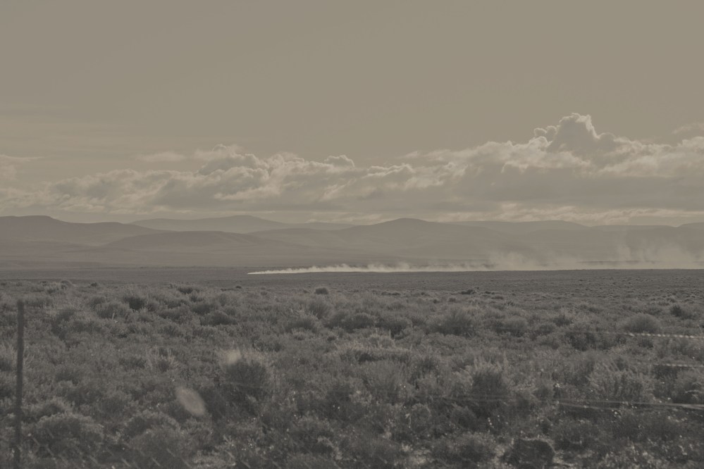 Echos de la poussiere et de la fracturation