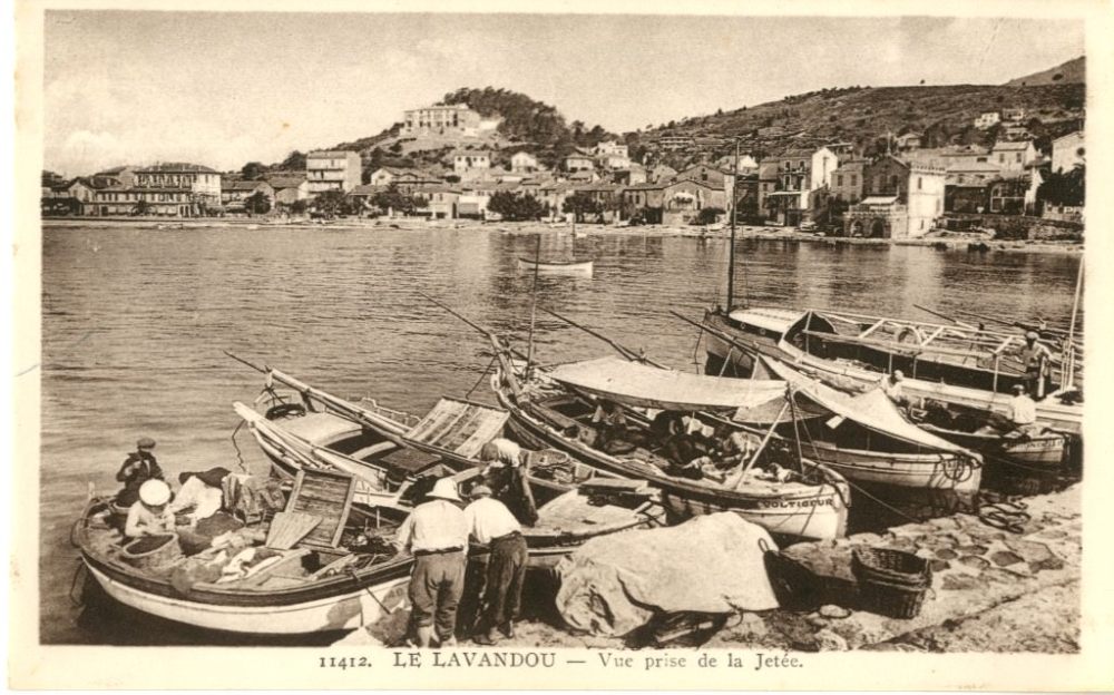 1477060540-83-Lavandou-vue-de-la-jetee