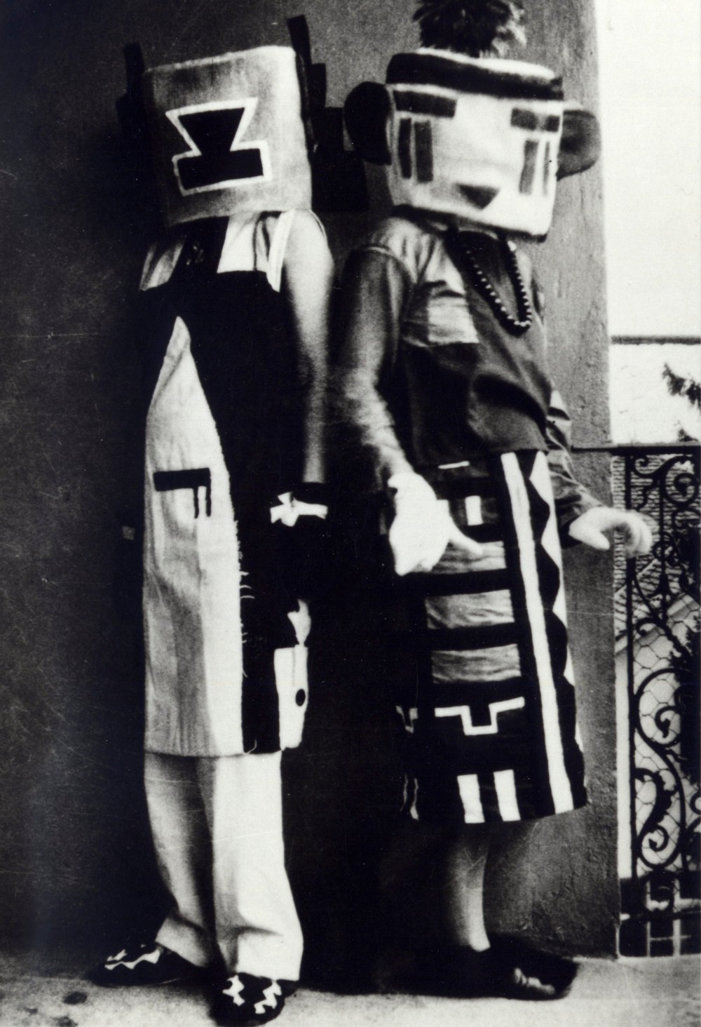 04. Inconnu_femmes-avec-costume-kachina