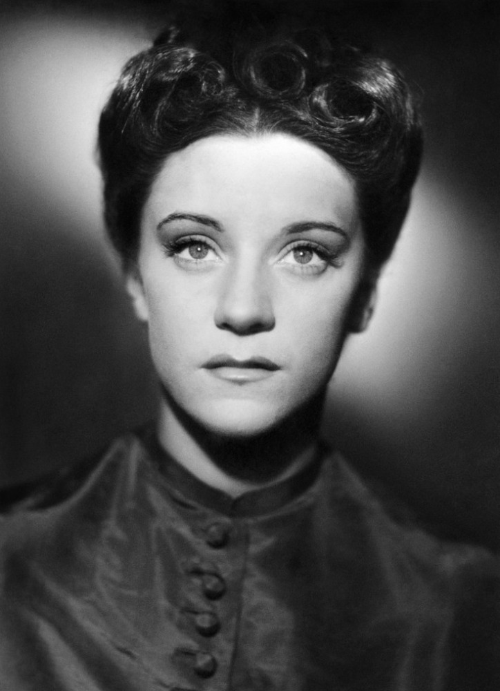 16-maria-casares-theredlist