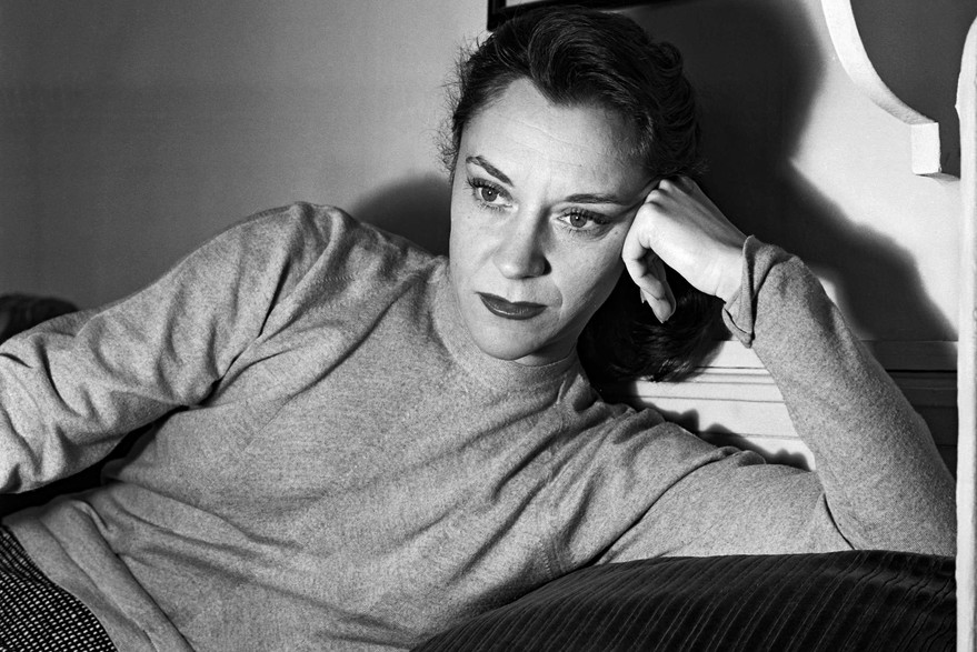 7790936673_maria-casares-chez-elle-a-paris-dans-les-annees-50