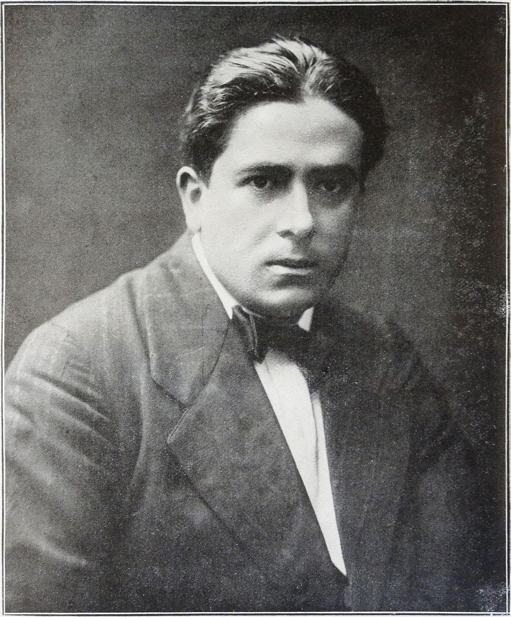 Francis_Picabia,_photograph_published_in_Les_Peintres_Cubistes,_1913