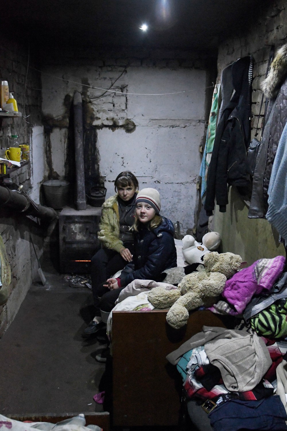 VIKA ET MARINA PETITES FILLES DU DONBASS