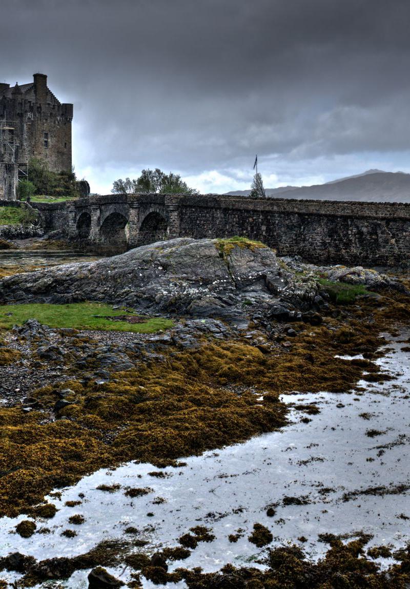 ECOSSE EN VOITURE DE COLLECTION. L ECOSSE EN MORGAN 4/4.
Eilean Donan Castle.