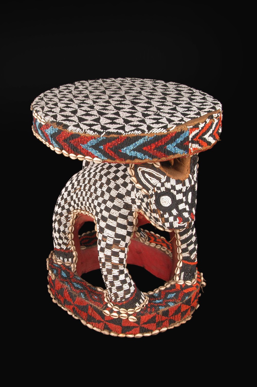 75.12059 - Tabouret de chef en forme de panthère (MQB)