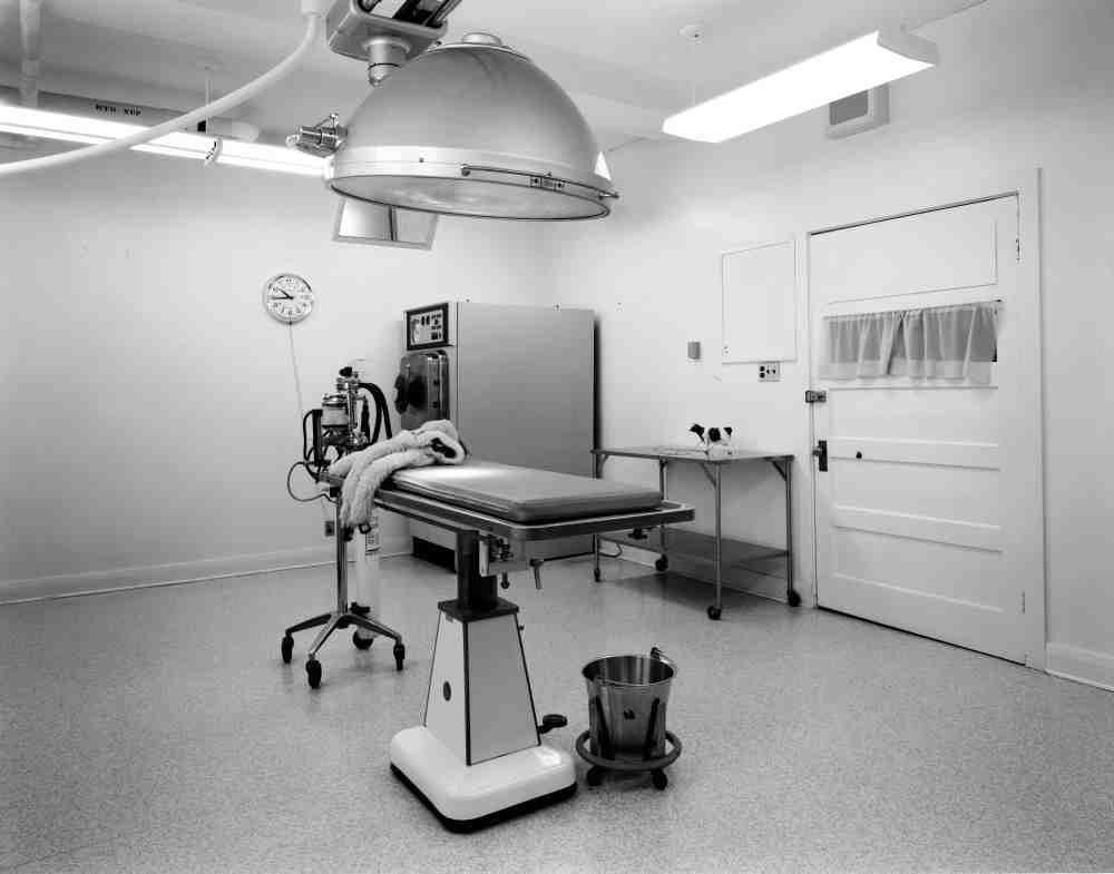 1-LC - Classroom, 1991_120x139cm_encadré_Galerie In Situ