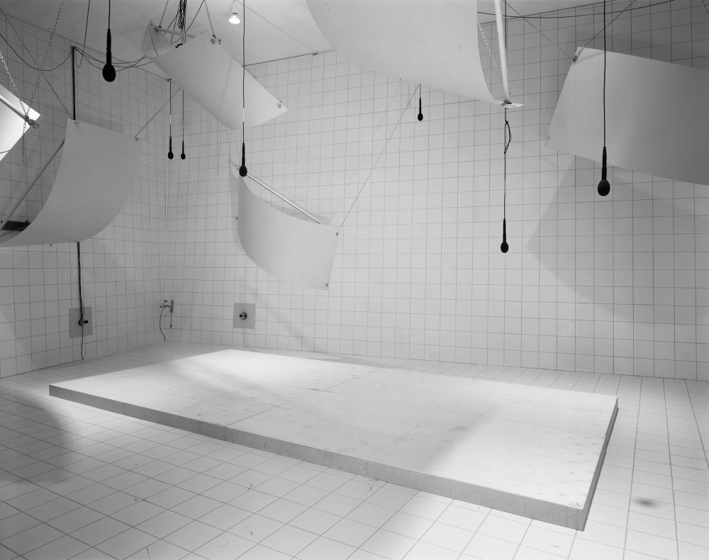 13- LC - Laboratory (Microphones), 1999, 112,5x137,5cm