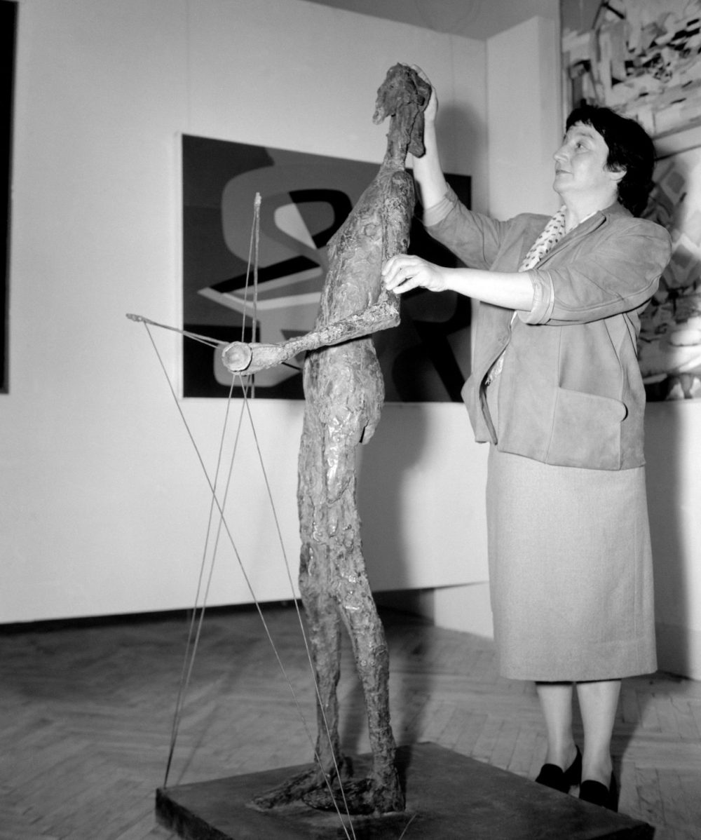 portrait_germaine-richier_aware_women-artists_artistes-femmes-1252x1500