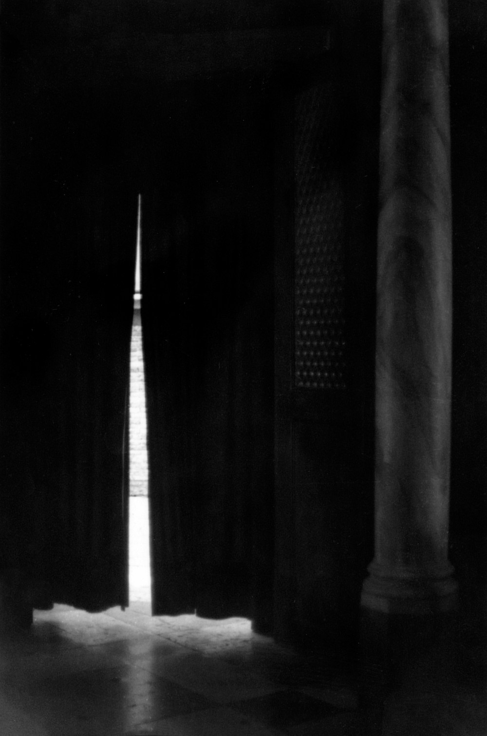 1curtain, noctuary, 2019, Renée Lorie