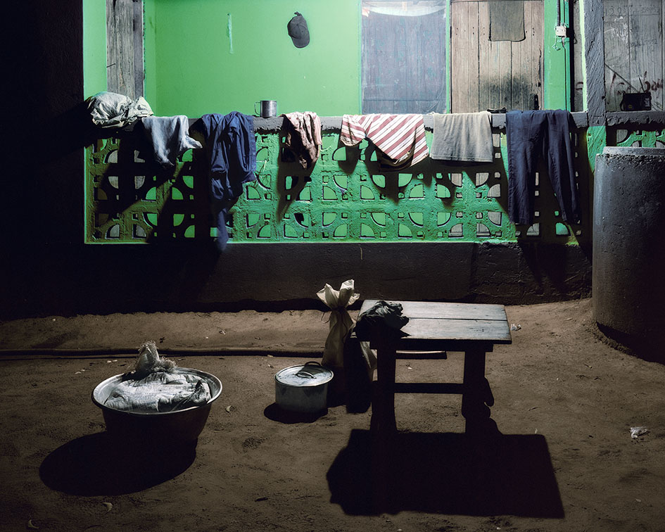 Evening Settings, Lundi 20h16, saison des pluies