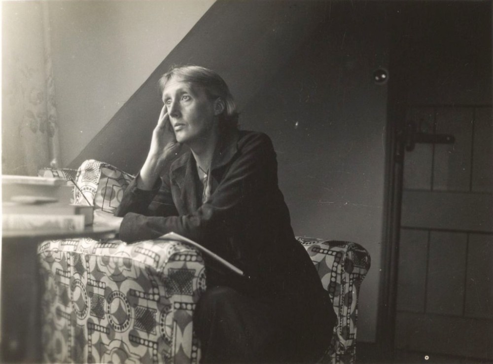 Virginia_Woolf_at_Monks_house-1024x756