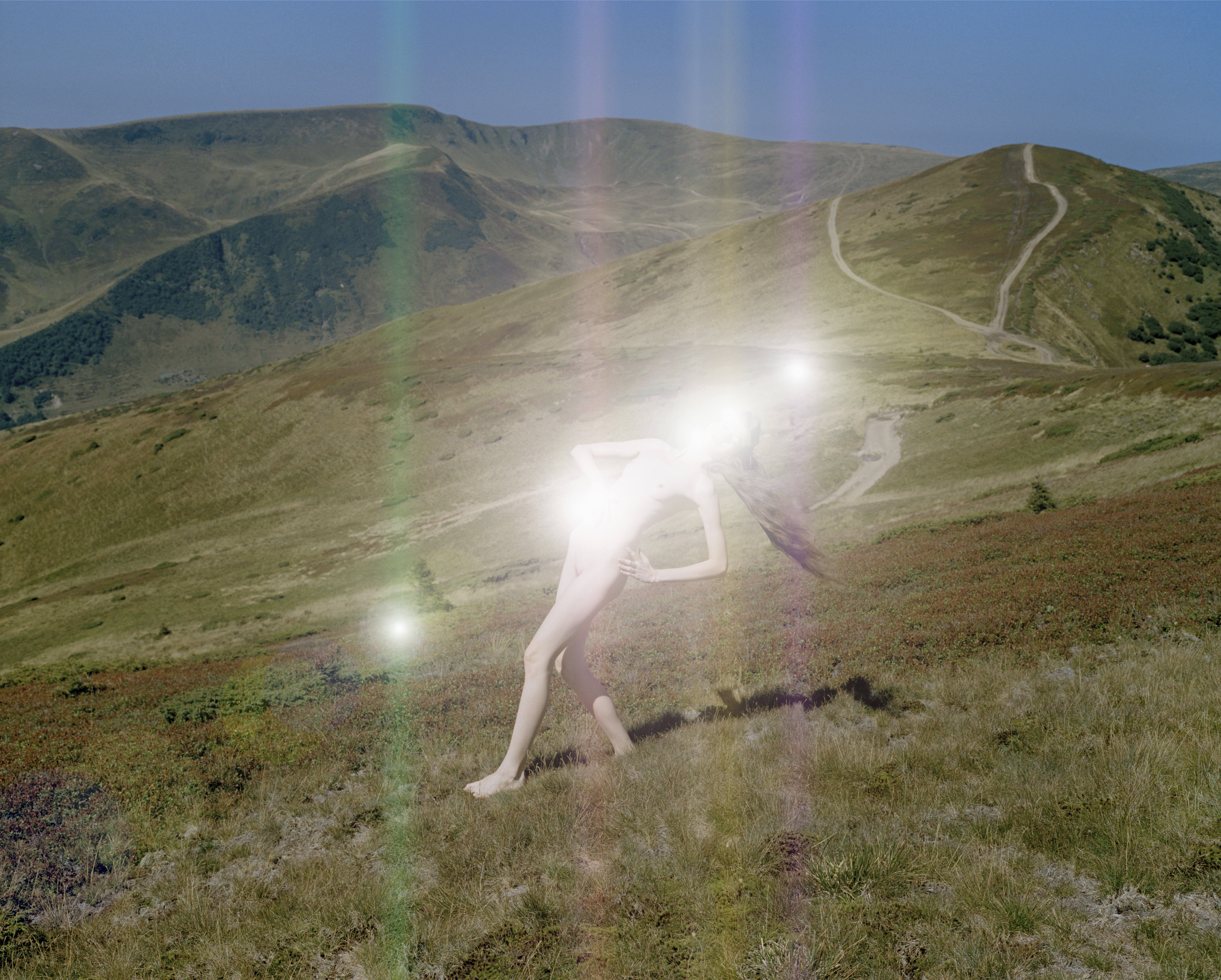 Synchrodogs_Slightly_Altered_14_lights_on_hill