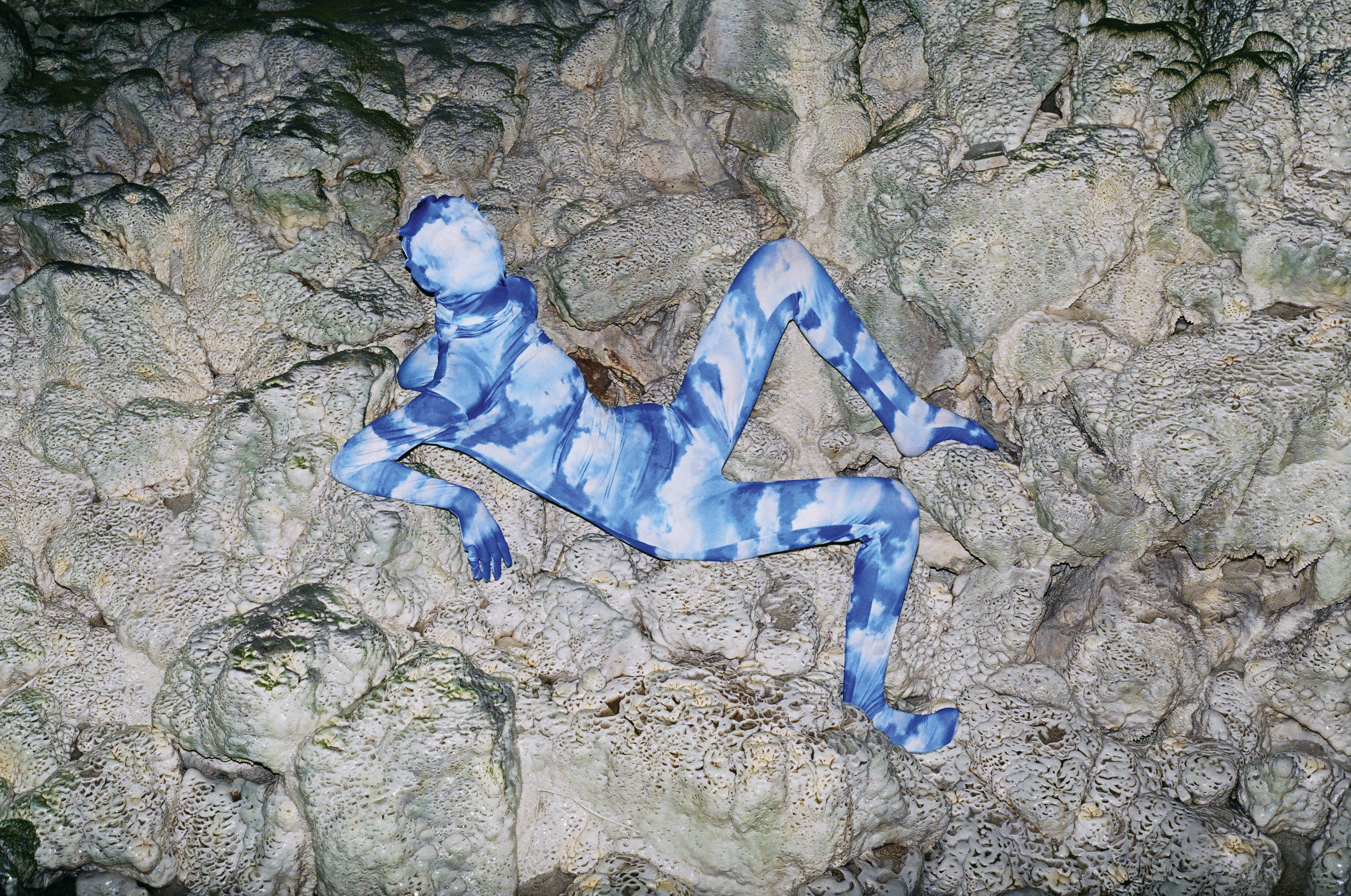 Synchrodogs_Slightly_Altered_77_second_skin