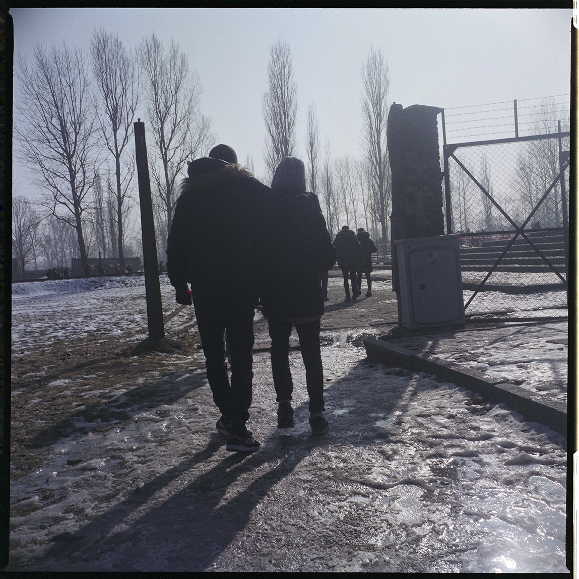 3_oswiecim_deux garçons_site