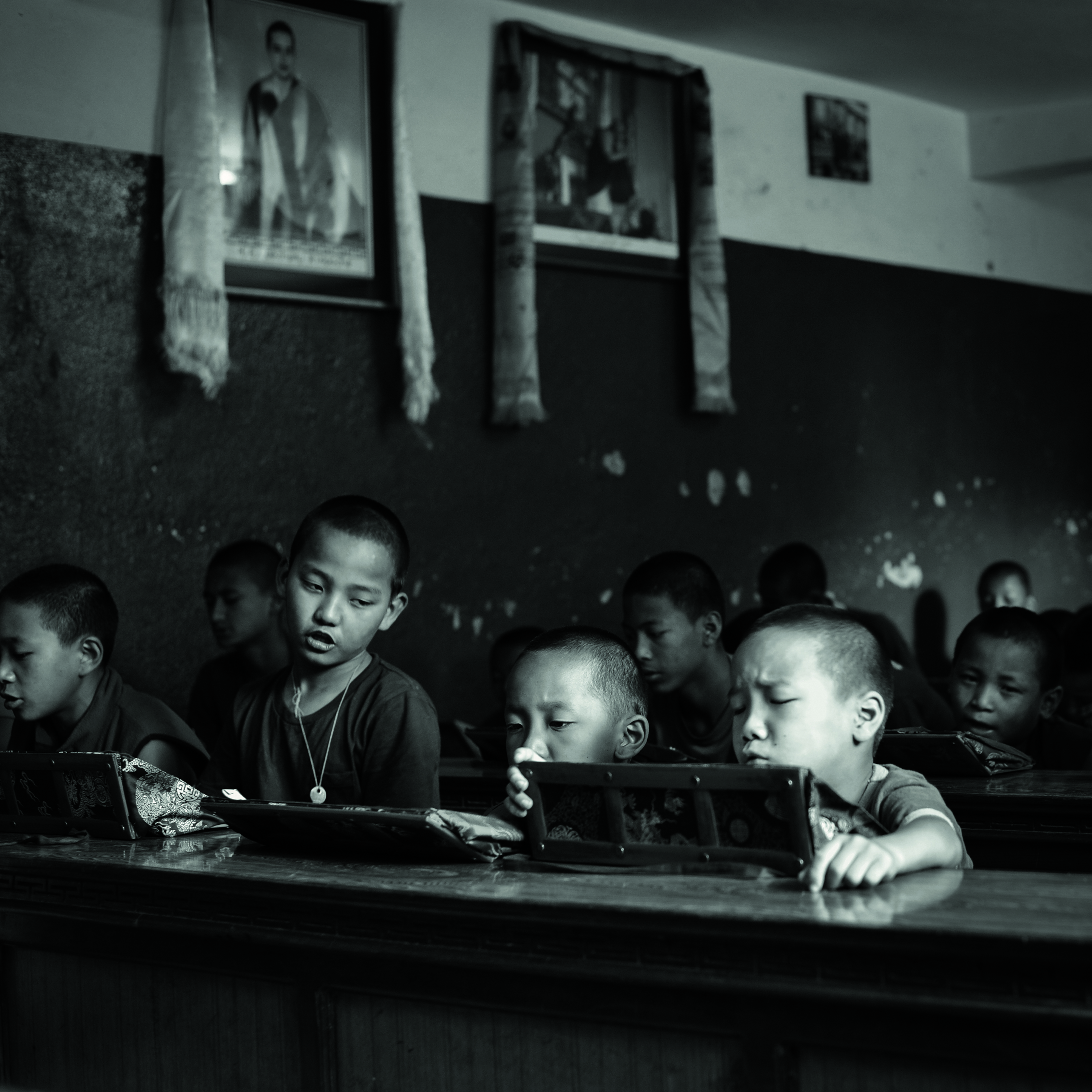 Novices en cours monaste╠Çre divers 2 Ne╠üpal 2012 Isabelle Garcia-Chopin ┬®