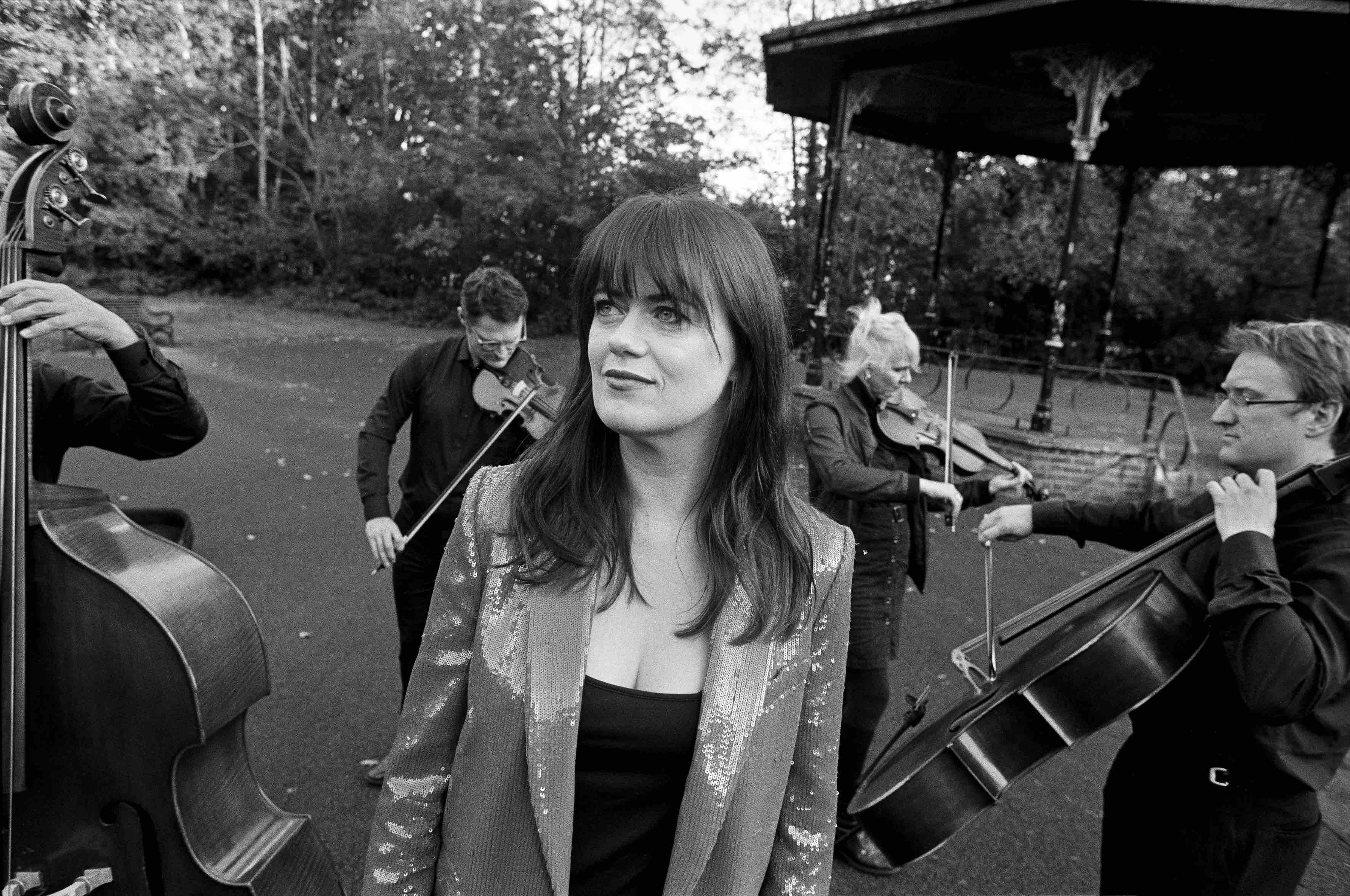 p 101 Suzanne et son groupe