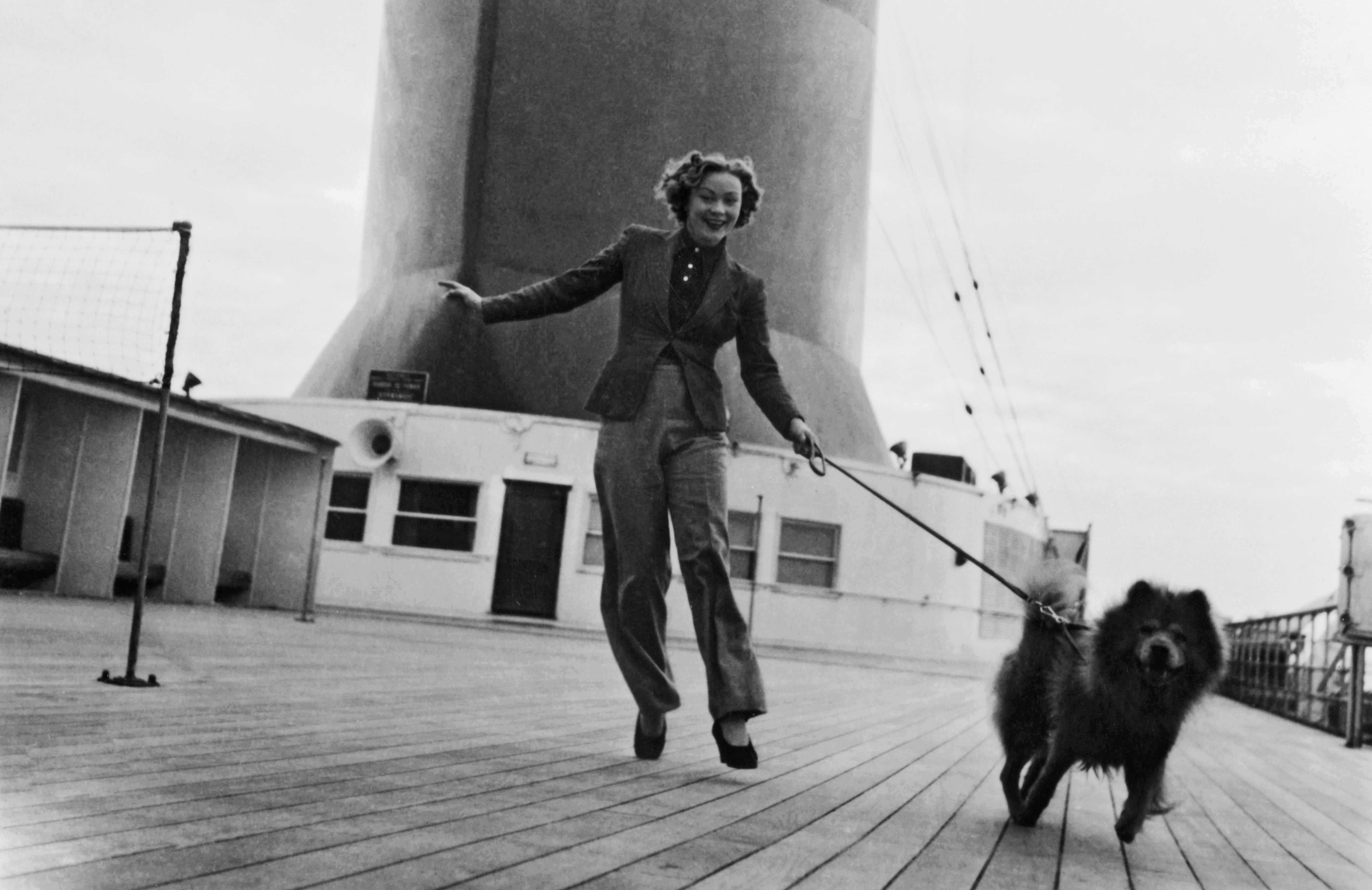 001-002-LVFE-Normandie-gardes-FreelifeGloss-OK