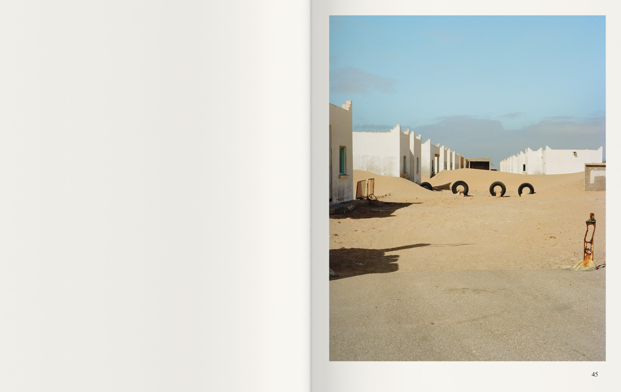 photoq-bookshop-ediciones-anomalas-federico-clavarino-ghost-stories-8