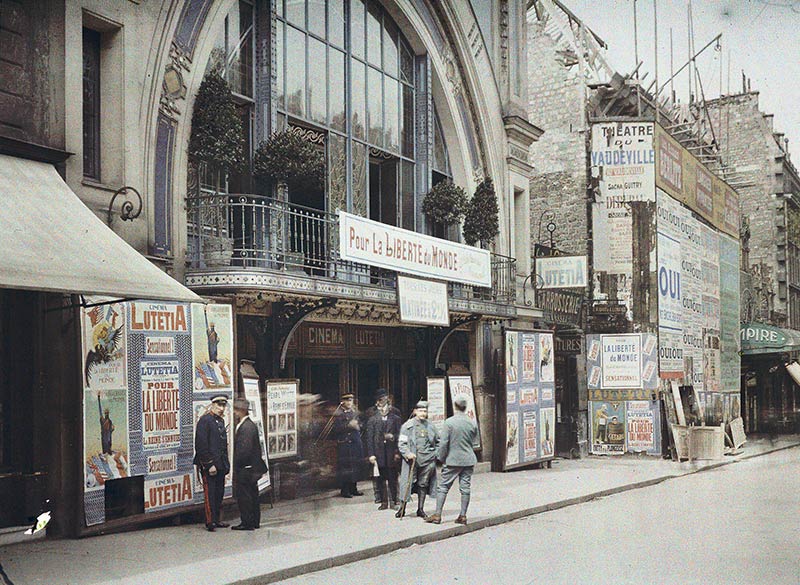 auguste-leon-paris-17e-cinema-lutetia-wagram-3-mai-1918-autochrome-copyright-photo-departement-des-hauts-de-seine-musee-departemental-albert-kahn-collection-des-archives-de-la-planete